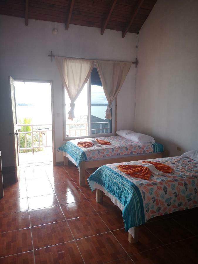 Hotel Linda Vista à Rio Dulce Town Extérieur photo