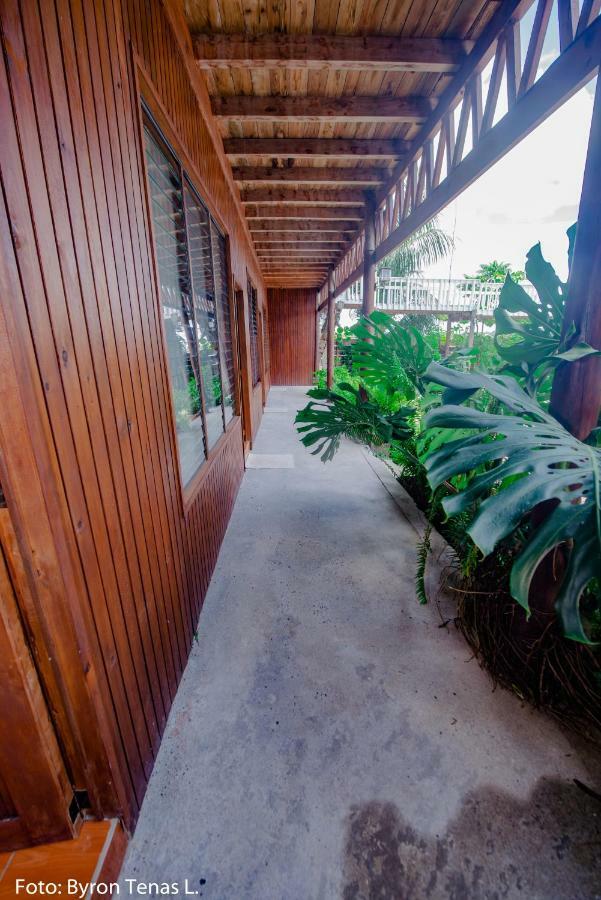 Hotel Linda Vista à Rio Dulce Town Extérieur photo